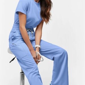 Women’s Uniform Advantage Resurge scrub top and wide leg bottoms